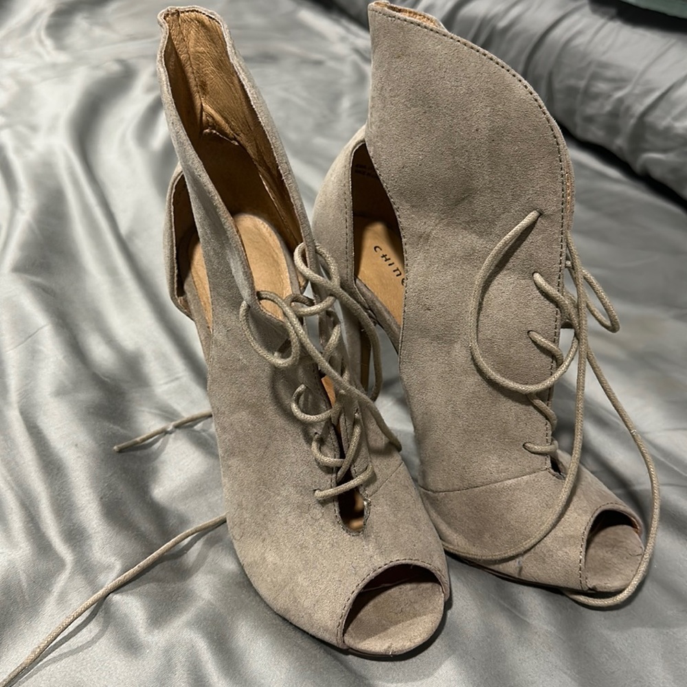 Chinese laundry open toe booties only worn twice